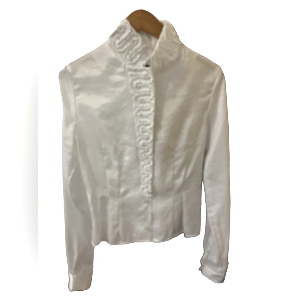 K O E L size small. NWT. Whit sateen. Long sleeve button down.